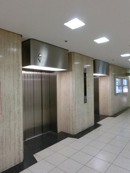 【ロビー】 | 大阪駅前第2ビル