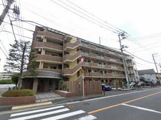 【外観】 | 総戸数２９戸、平成１４年９月築、管理人は日勤勤務につき管理体制良好です♪