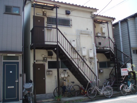 光ハイツの外観