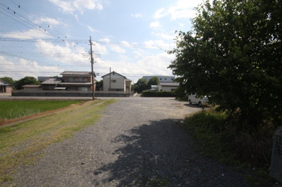 【外観】 | 間口土地 | 北東側より本物件を撮影