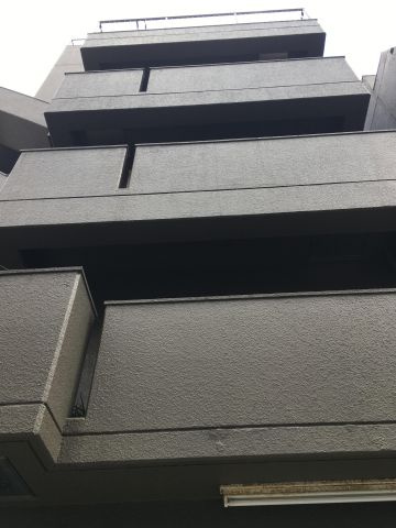 一松ビル本館の外観