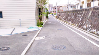【前面道路含む現地写真】