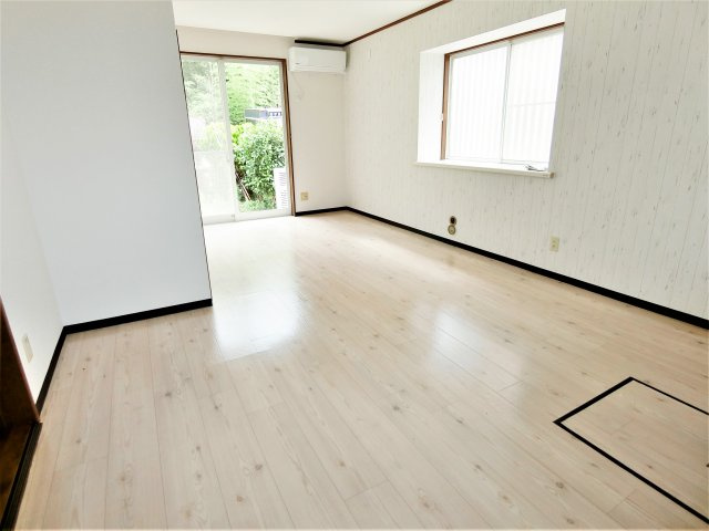 幸田貸家の居間・リビング