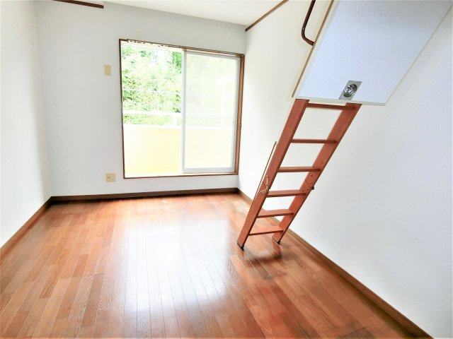 幸田貸家の洋室