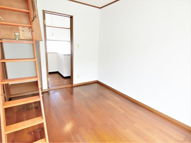 幸田貸家の洋室