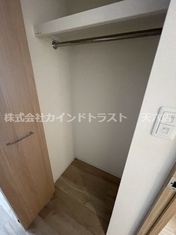グランカリテ天神橋Ⅱの収納|こまごまとしたものを収納できそうですね