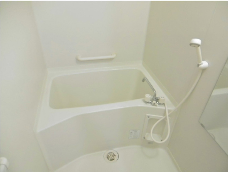 ガーデニアⅡの浴室|落ち着いた空間のお風呂です