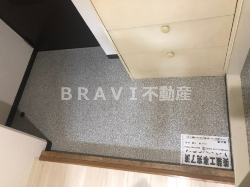 エルデ大手前　BRAVI不動産の玄関|【エルデ大手前】毎日通る玄関はこちらです