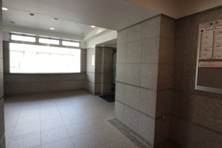 【エントランス】 | 落ち着いたエントランスです