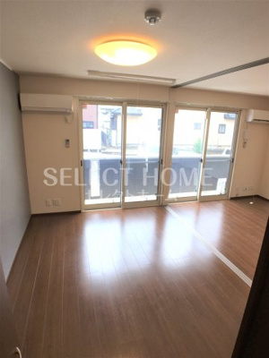 【居間・リビング】 | グランブルーⅡ | 同型タイプゆったり過ごせる居間です