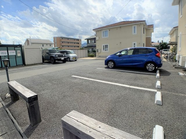 ガーデンプレイスＣ棟の駐車場