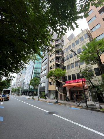 愛三ビルの外観
