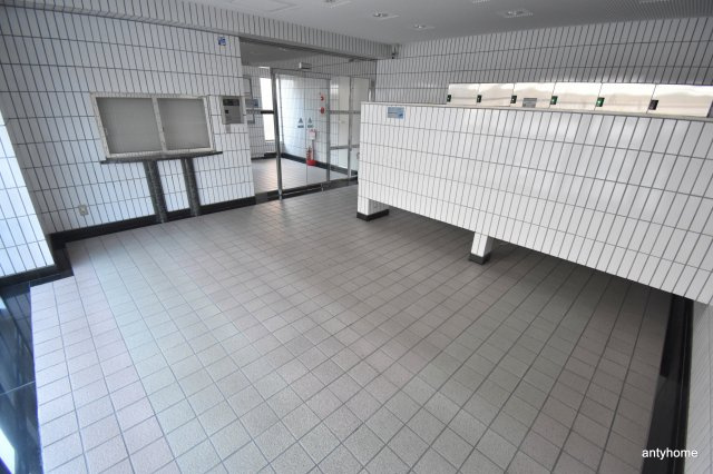 KM江坂　仲介手数料無料のロビー