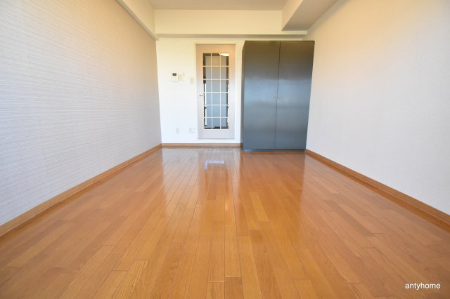 KM江坂　仲介手数料無料の寝室