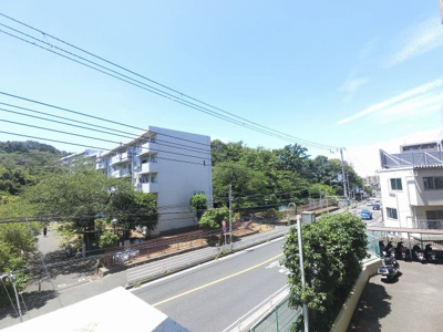 【展望】 | ライオンズマンション磯子山王台 | ２階部分からの眺望です。
前面に建物がなく開放感◎