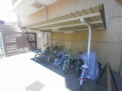 【その他共用部分】 | ライオンズマンション磯子山王台 | バイク置場です。
