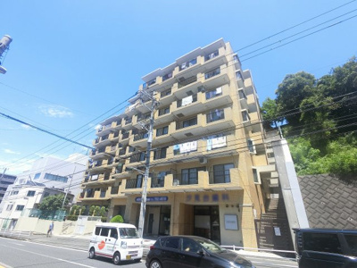 【外観】 | ライオンズマンション磯子山王台 | 総戸数５８戸、昭和６２年７月築、管理人は日勤勤務につき管理体制良好です♪