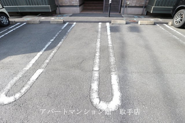 クレールⅠBの駐車場