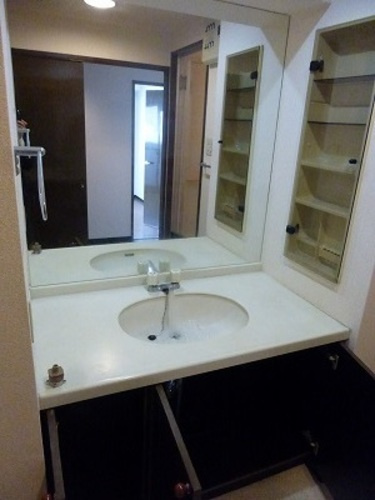 ライオンズマンション水前寺第３ 弐番館の独立洗面台