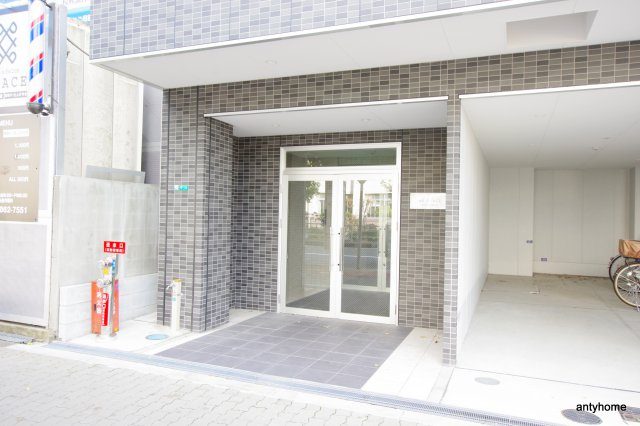 BLANC COURT塚本　仲介手数料無料のエントランス