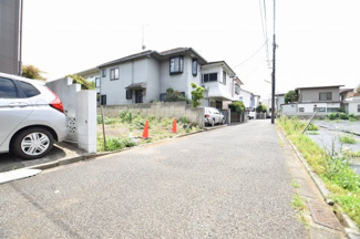 【前面道路含む現地写真】 | 現地見学や資料請求などお気軽にお問合わせ下さい。
周辺環境とあわせて現地ご案内致します。