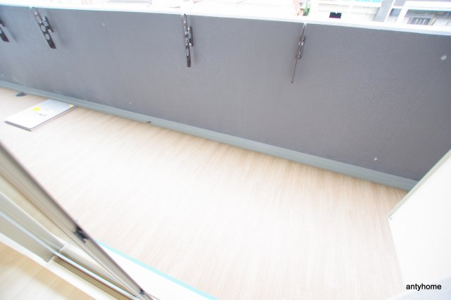 エステムコート新大阪13ニスタ　仲介手数料無料のバルコニー