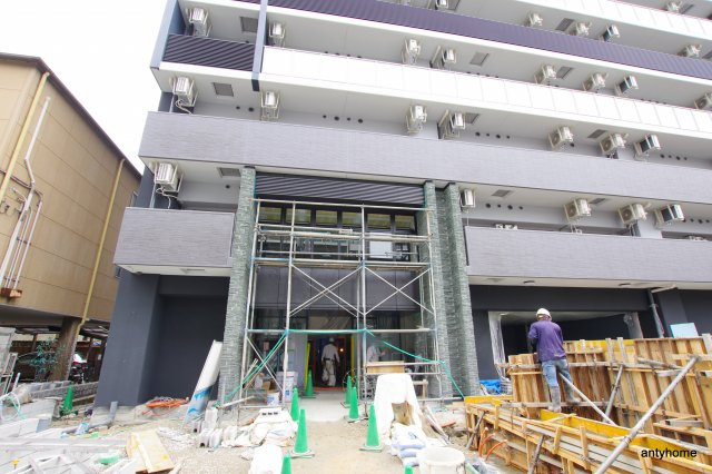 エステムコート新大阪13ニスタ　仲介手数料無料のエントランス