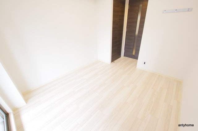 エステムコート新大阪13ニスタ　仲介手数料無料の居間・リビング