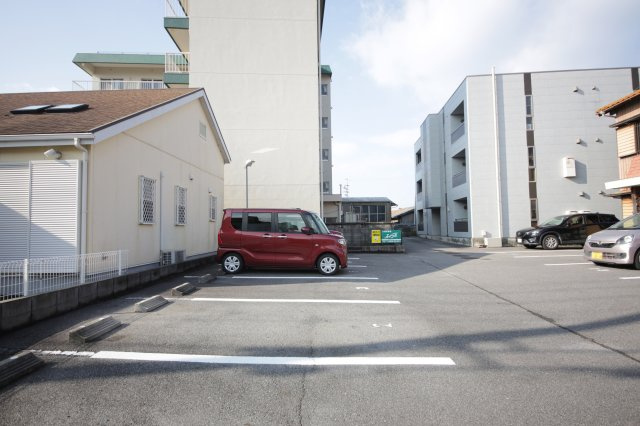 Be Mineの駐車場