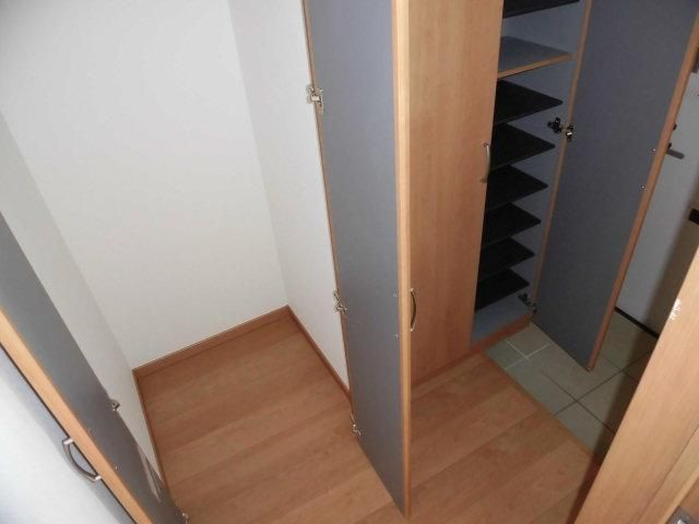 リッチヒルズ城西町の玄関