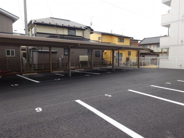 リッチヒルズ城西町の駐車場