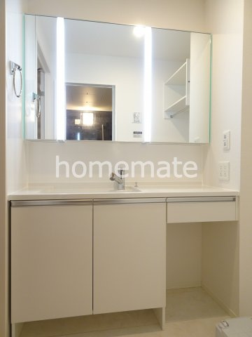 熊本市中央区琴平１丁目のアパートの独立洗面台