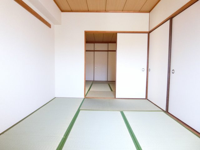 麻野ビルの和室