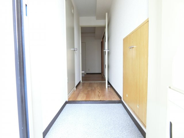 麻野ビルの玄関