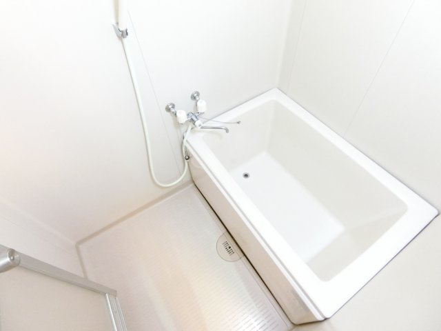 麻野ビルの浴室