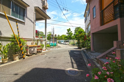 【前面道路含む現地写真】 | 枚方市招提南町　中古戸建