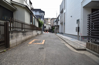 【前面道路含む現地写真】 | 現地見学や資料請求などお気軽にお問合わせ下さい。
周辺環境とあわせて現地ご案内致します。