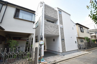 【外観】 | 白を基調としたシンプルで繊細なデザイン！完成済み内覧可能で御座います。