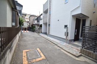 【前面道路含む現地写真】 | 現地見学や資料請求などお気軽にお問合わせ下さい。
周辺環境とあわせて現地ご案内致します。
