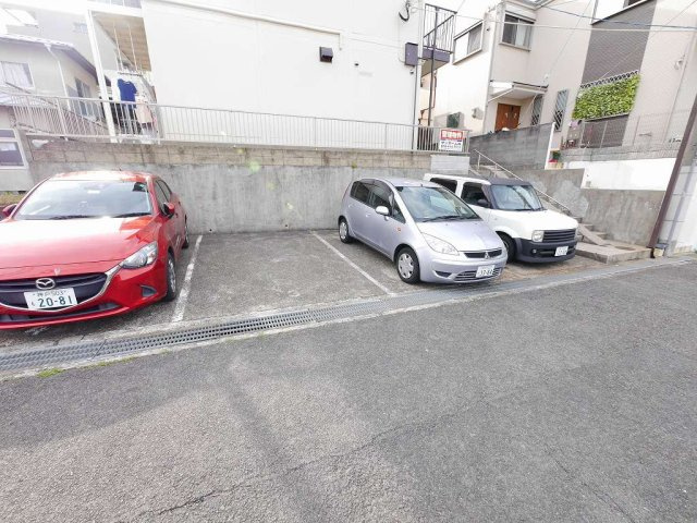 アスカハイツの駐車場