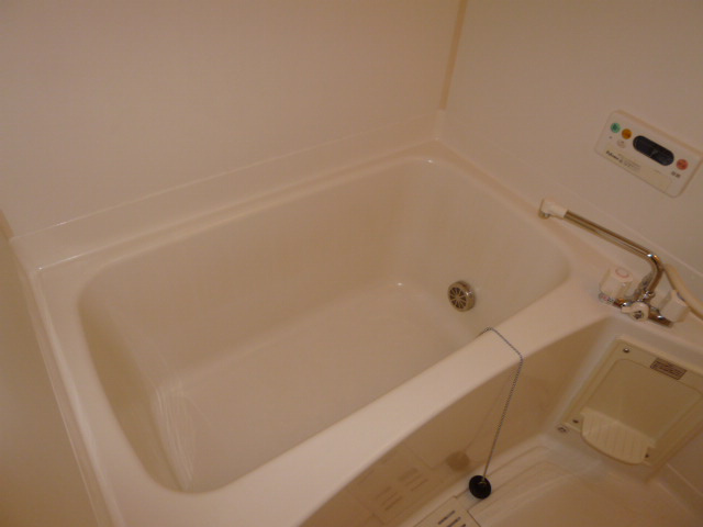 ウィスタリアの浴室|追い炊きバス