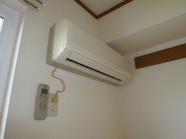 ウィスタリアの内装|エアコン