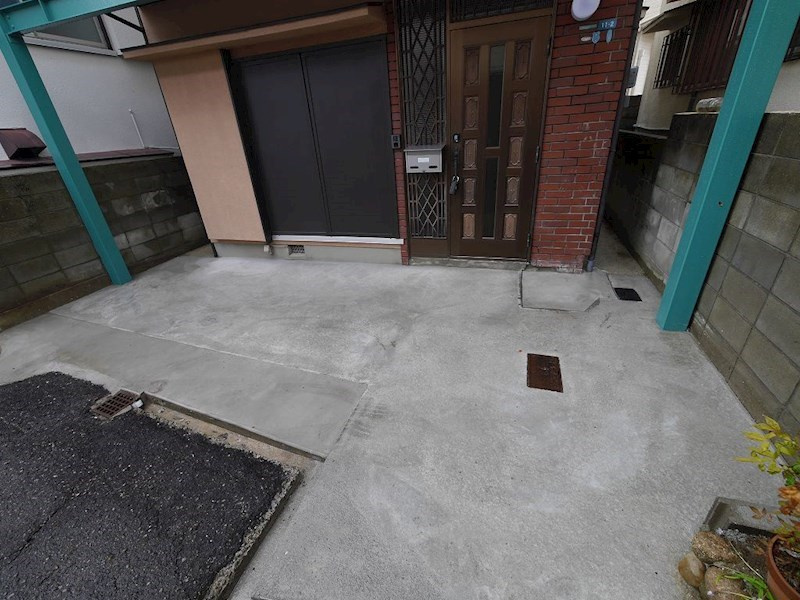 鈴蘭台南町7丁目貸家の駐車場