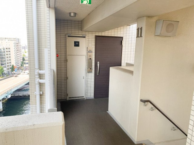 【その他共用部分】 | エターナル南千住グランTokyo | 玄関前の共有部分。