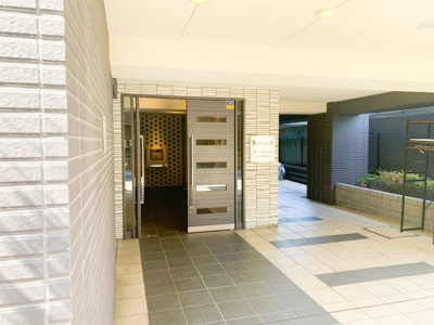 【エントランス】 | エターナル南千住グランTokyo | 高級感のあるエントランス。