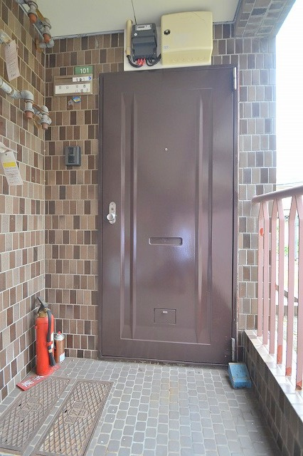 ライオンズマンション広島の玄関