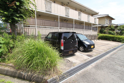 【駐車場】 | レジデンス桜ヶ丘 | カースペースがあります