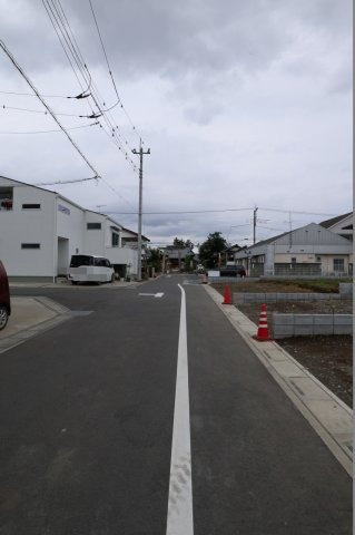 鴻巣市箕田の売地の前面道路含む現地写真