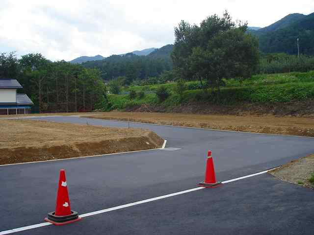 西春近小出　造成地2の外観