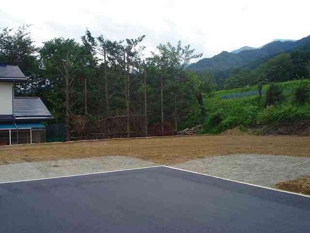 西春近小出　造成地2の外観